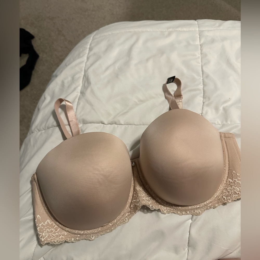 Torrid Seamless strapless Lace Trimmed Bra in Beige 44DD